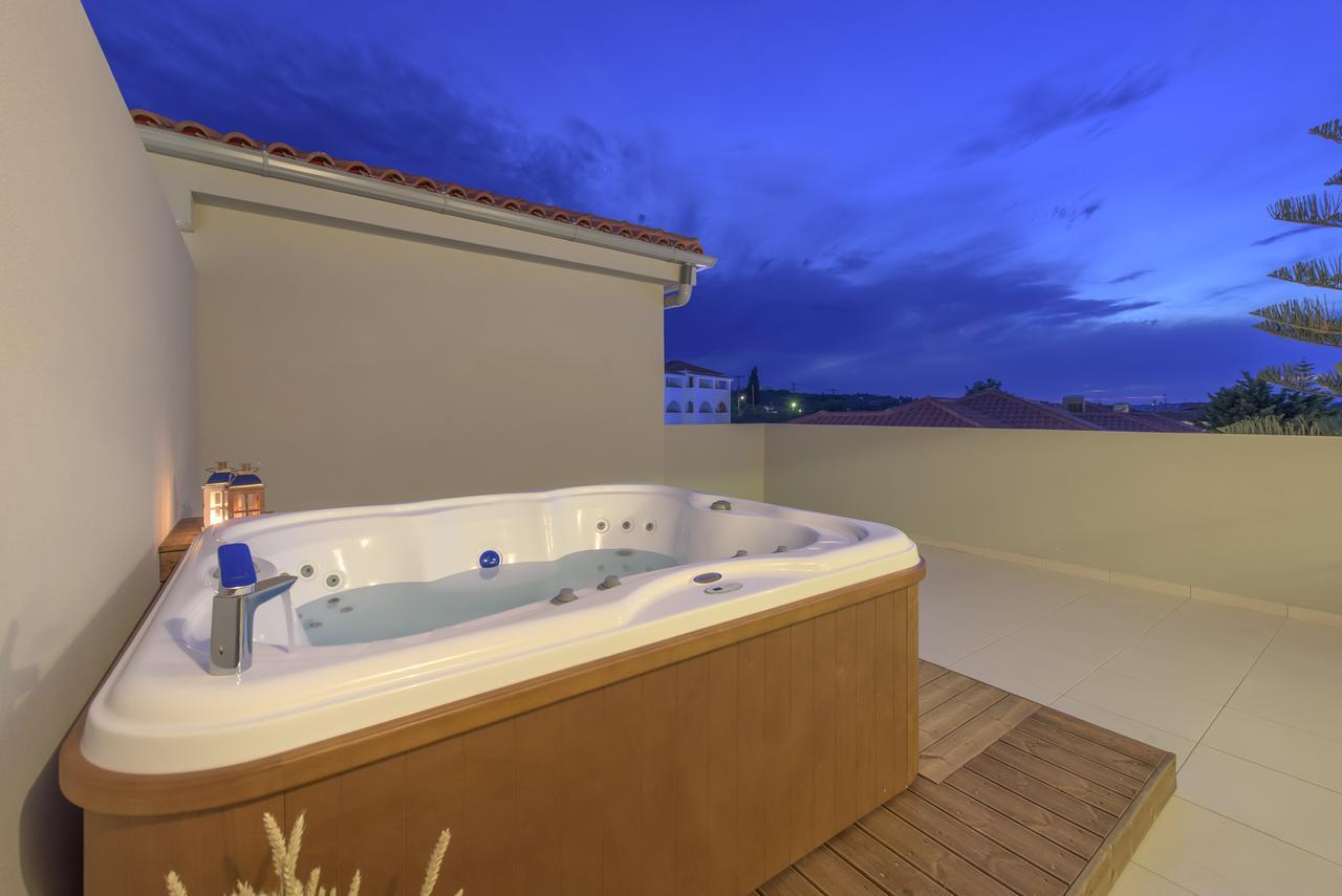 Suite with Hot Tub
